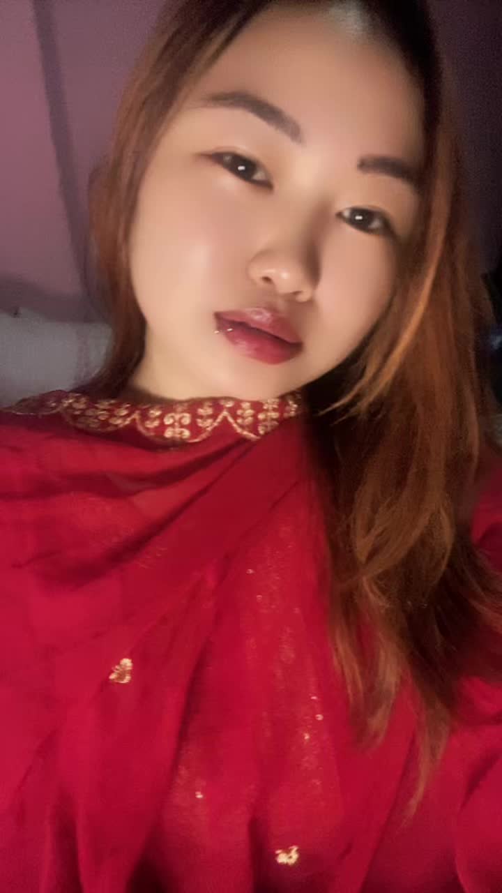 @🦦