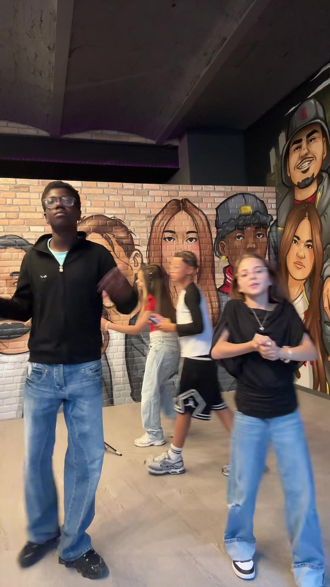 @ALISA DANCING QUEEN