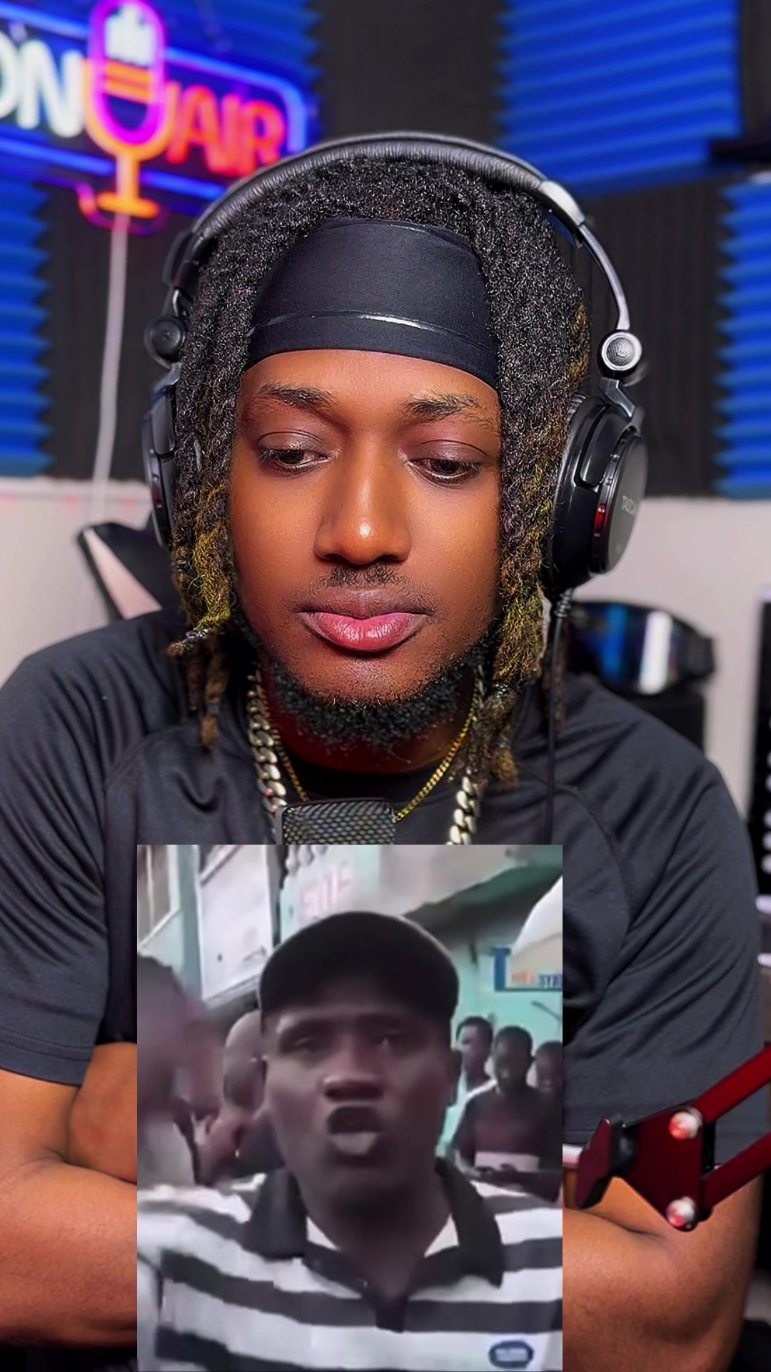 @ℙ𝕪𝕧𝕠 𝕆𝕟 𝕋𝕙𝕖 𝕄𝕚𝕔🎙️