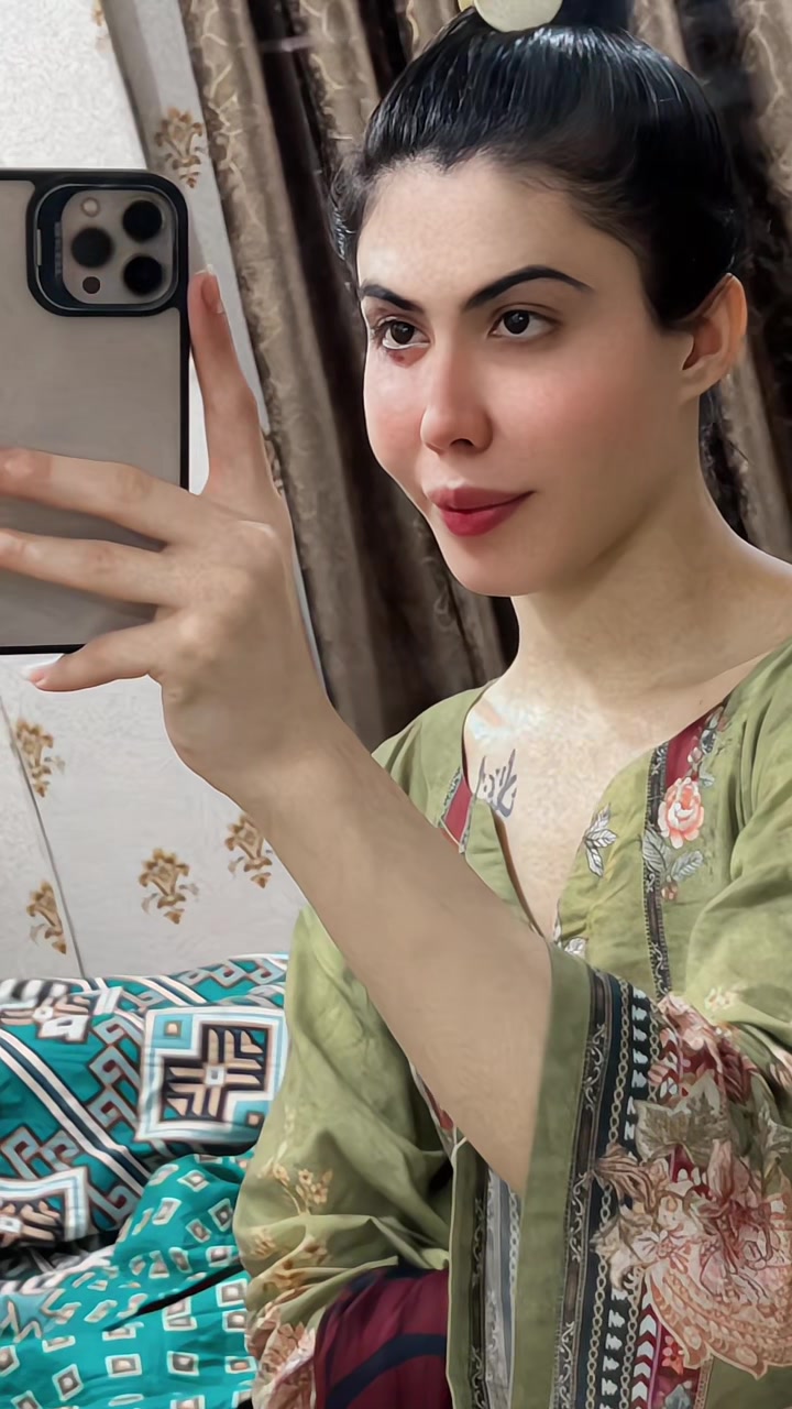 @APPLE 44 🍎🍎