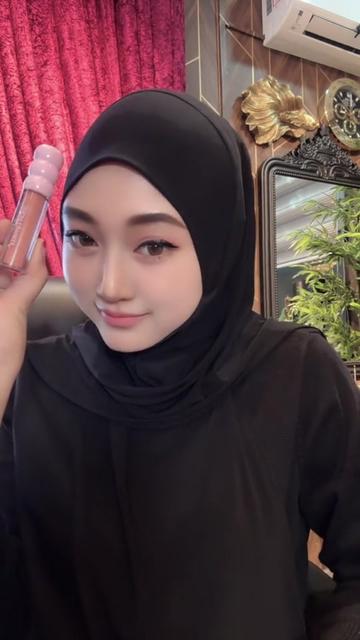 @Cik Puan Auni Founder Elyss