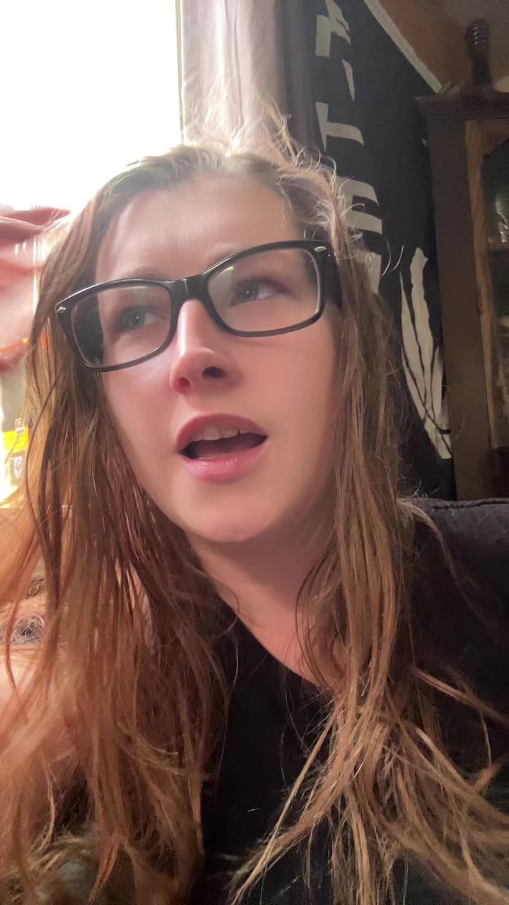 @🇨🇦 Ash Kingslor Writes🇨🇦