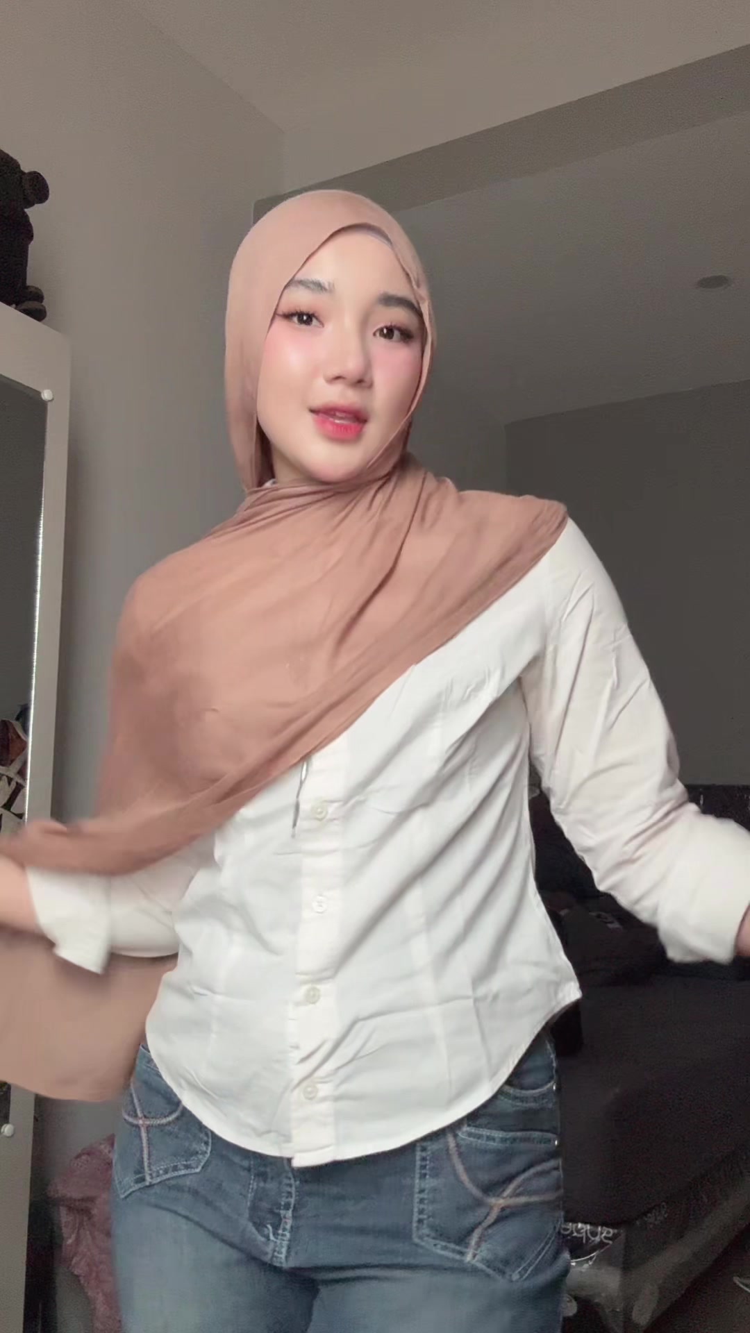 @naila kanaya
