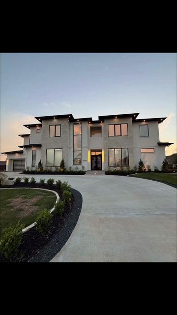 @Queen Matthews, Realtor®️