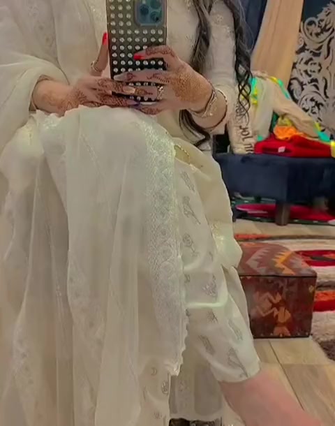 @Cute pathani
