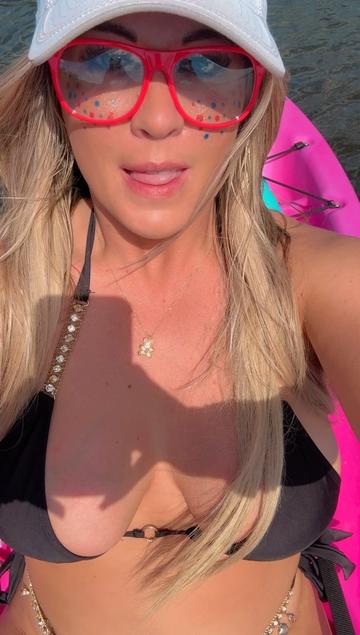 @Aprilleeanne