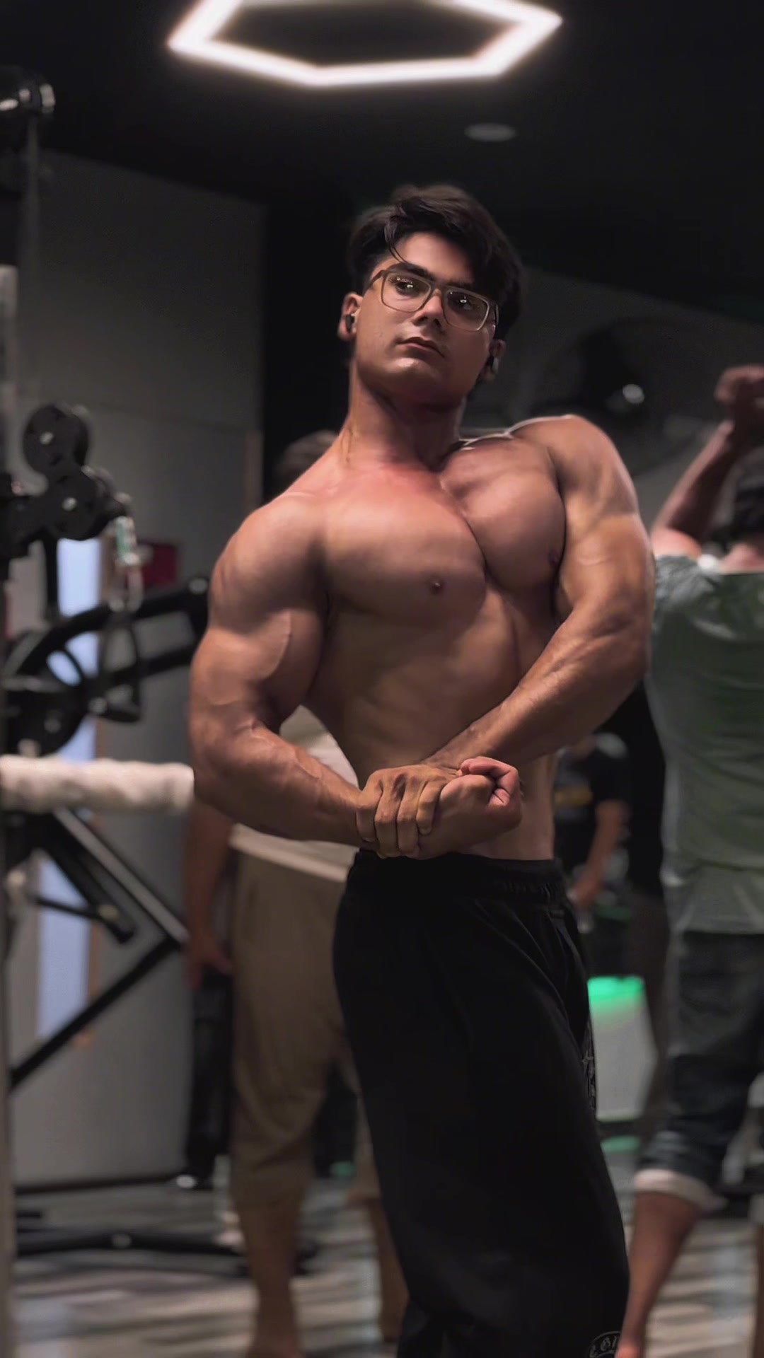 @Qureshi.lifts🇵🇰