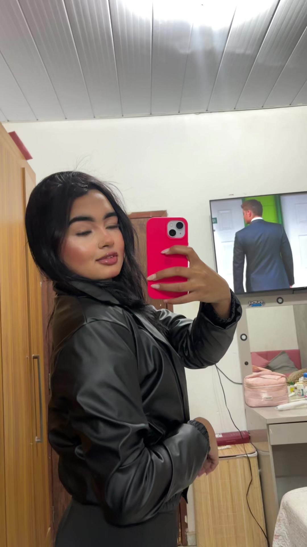 @juliafwz