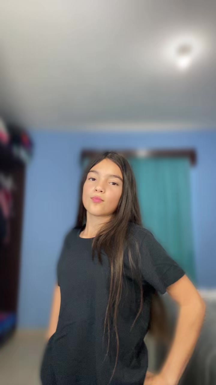 @Alis👩🏻👤