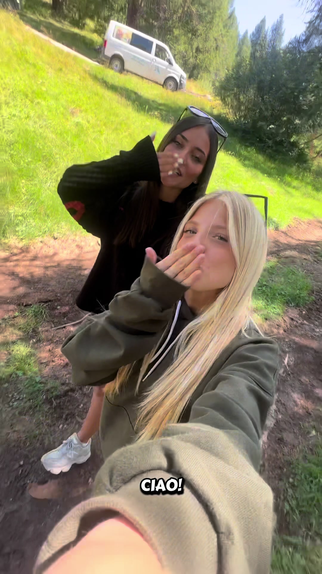 @vi
