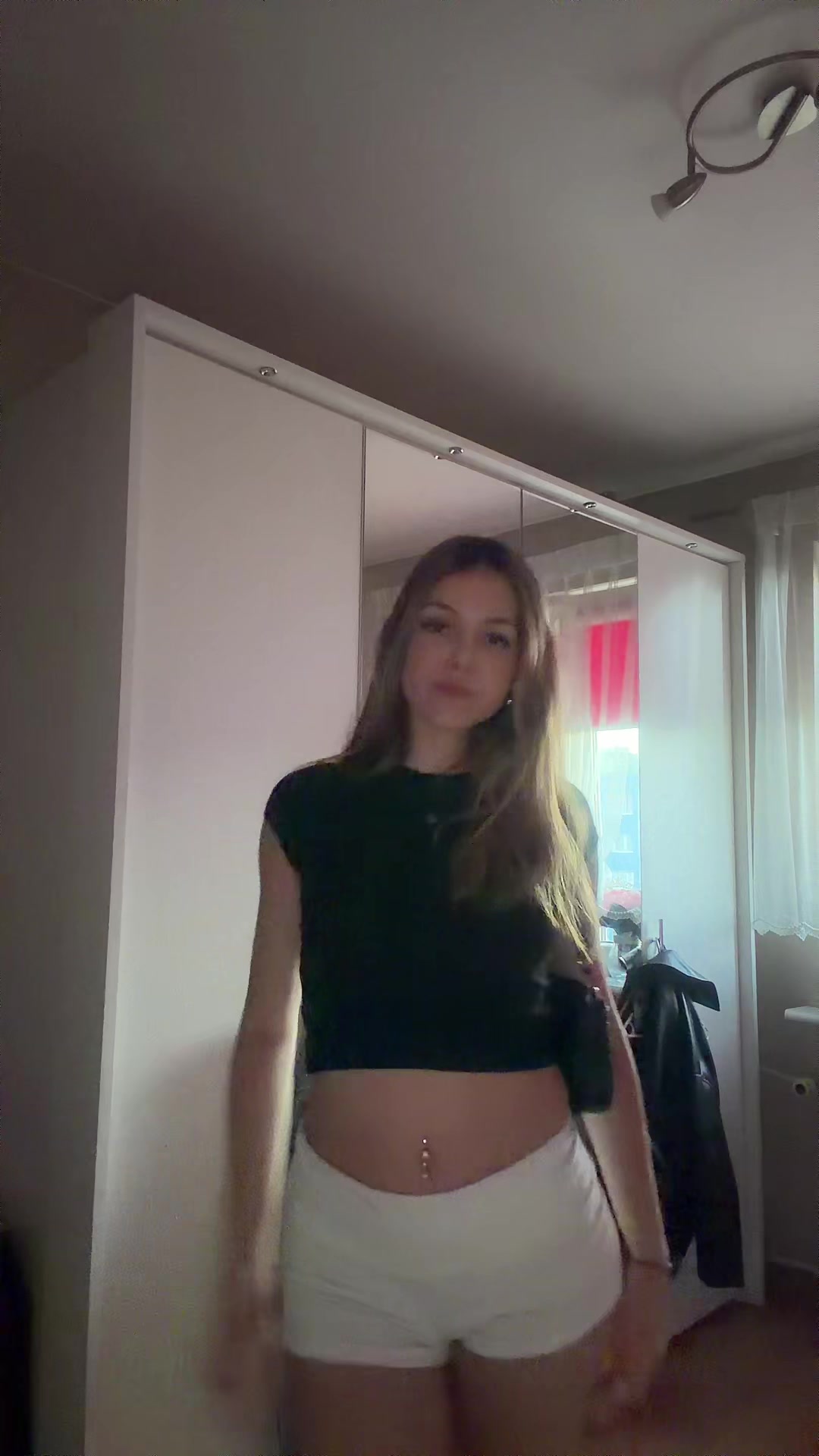 @𝒩