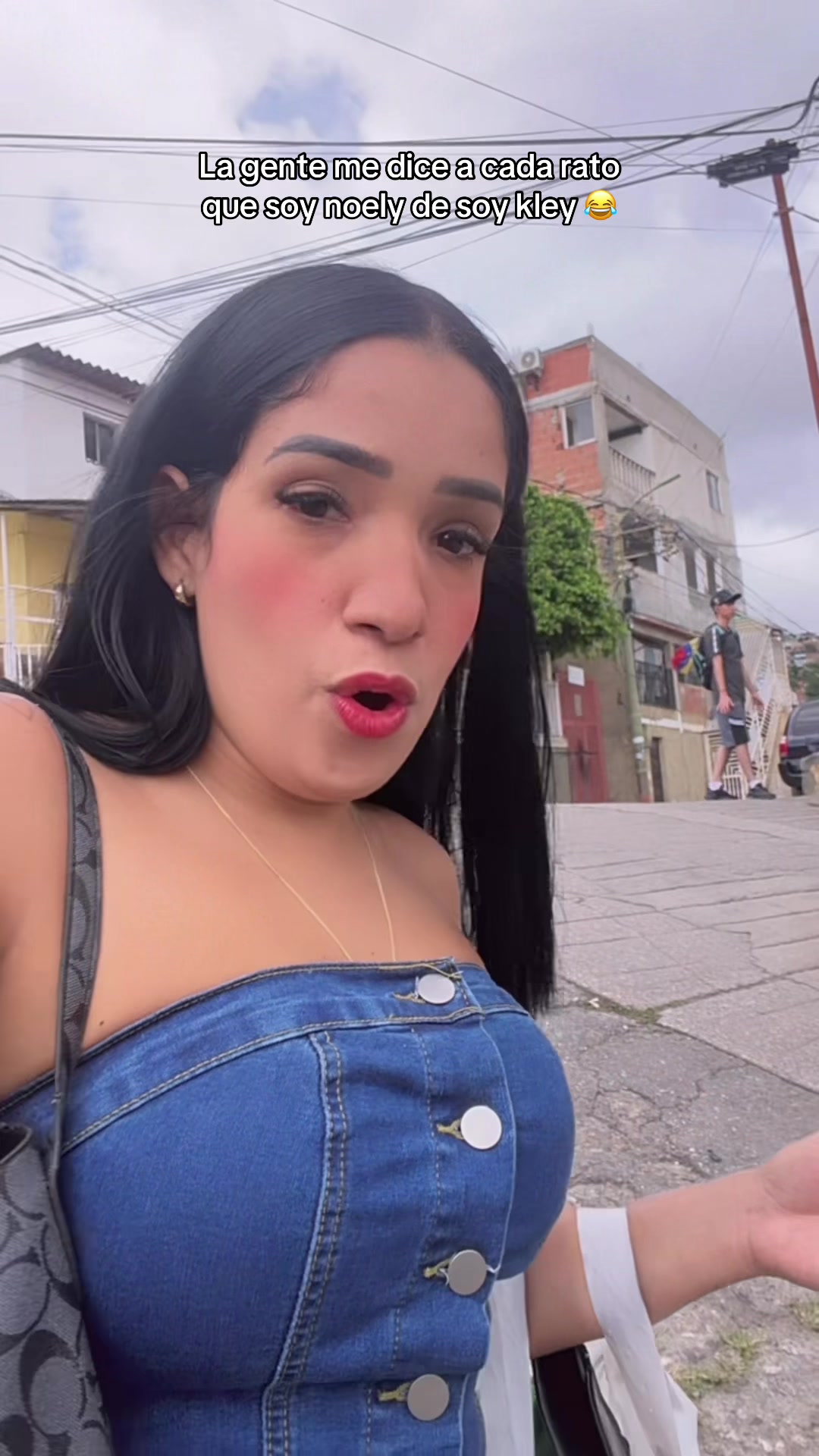 @anaisurbano2