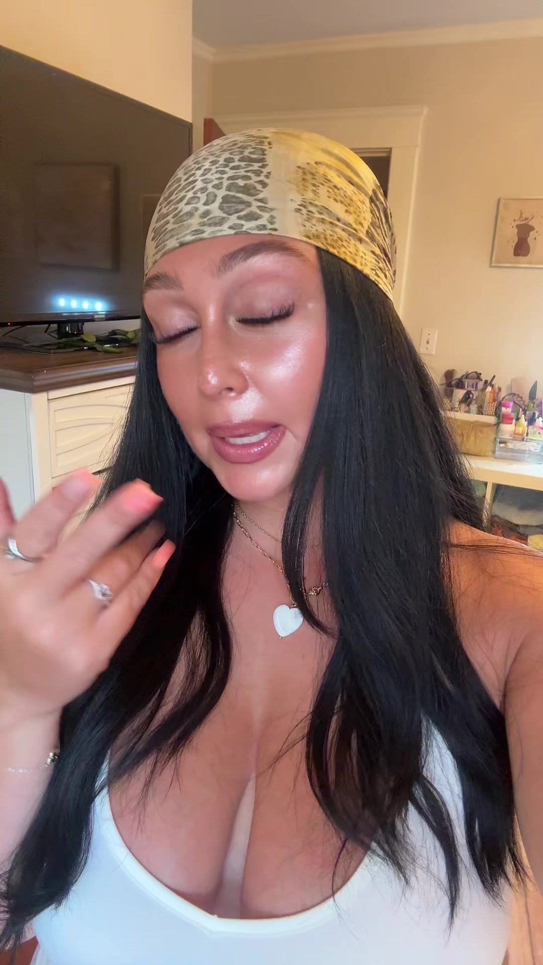 @helenamuoio_