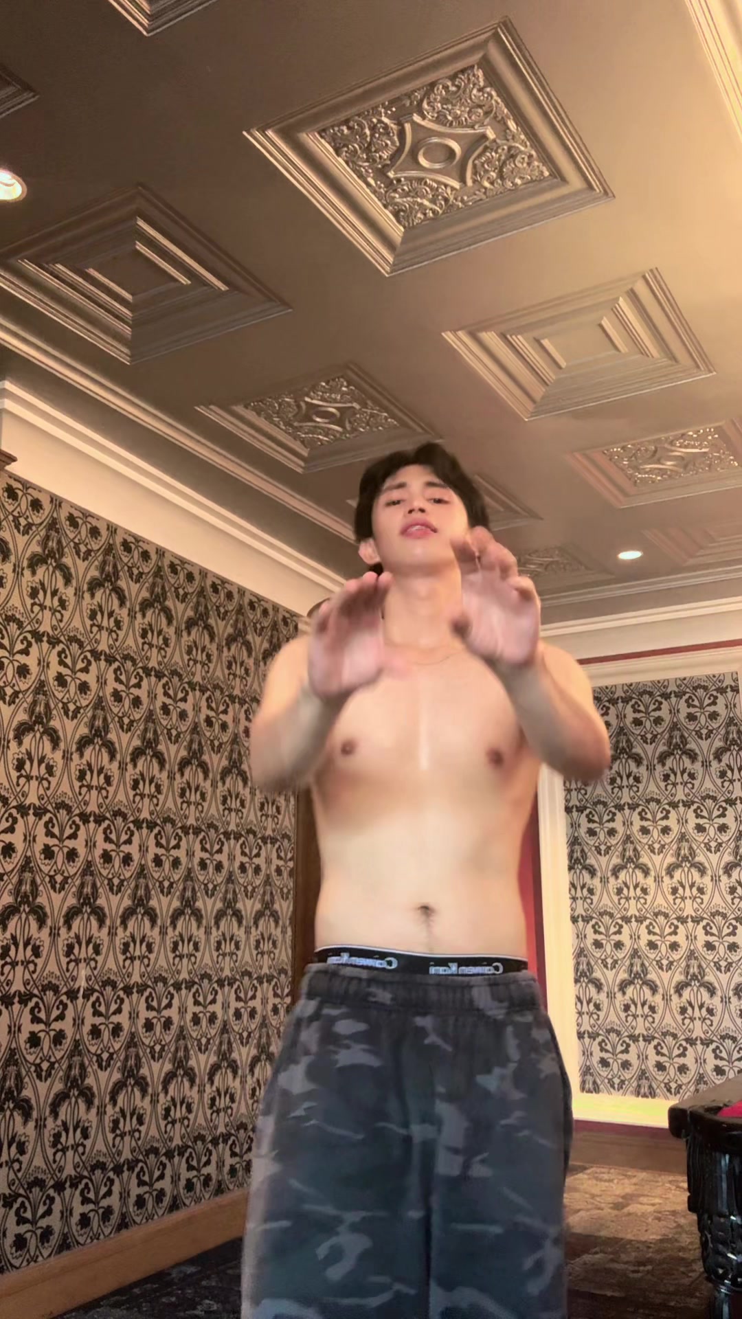 @Zayden_