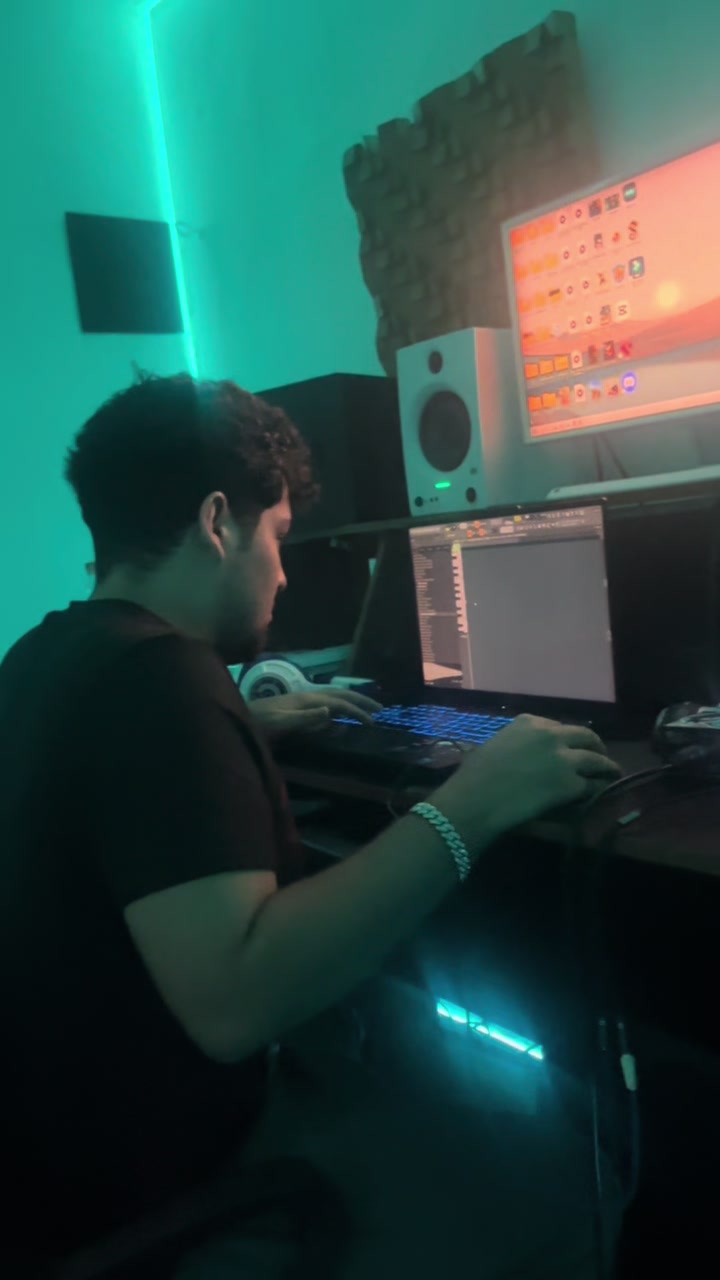 @Alex Logos
