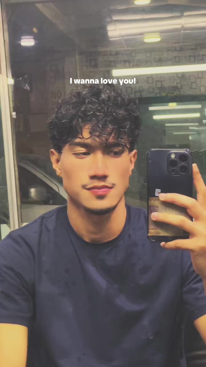 @𝐌𝐞𝐞𝐫𝐚𝐧🕊️