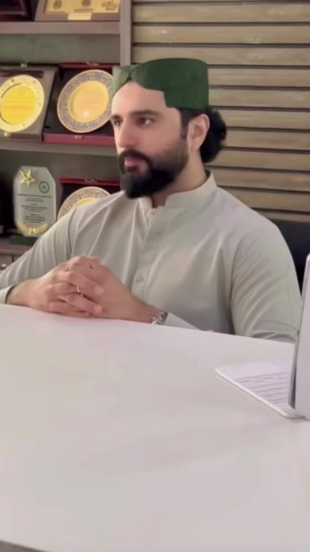 @Zara Khan
