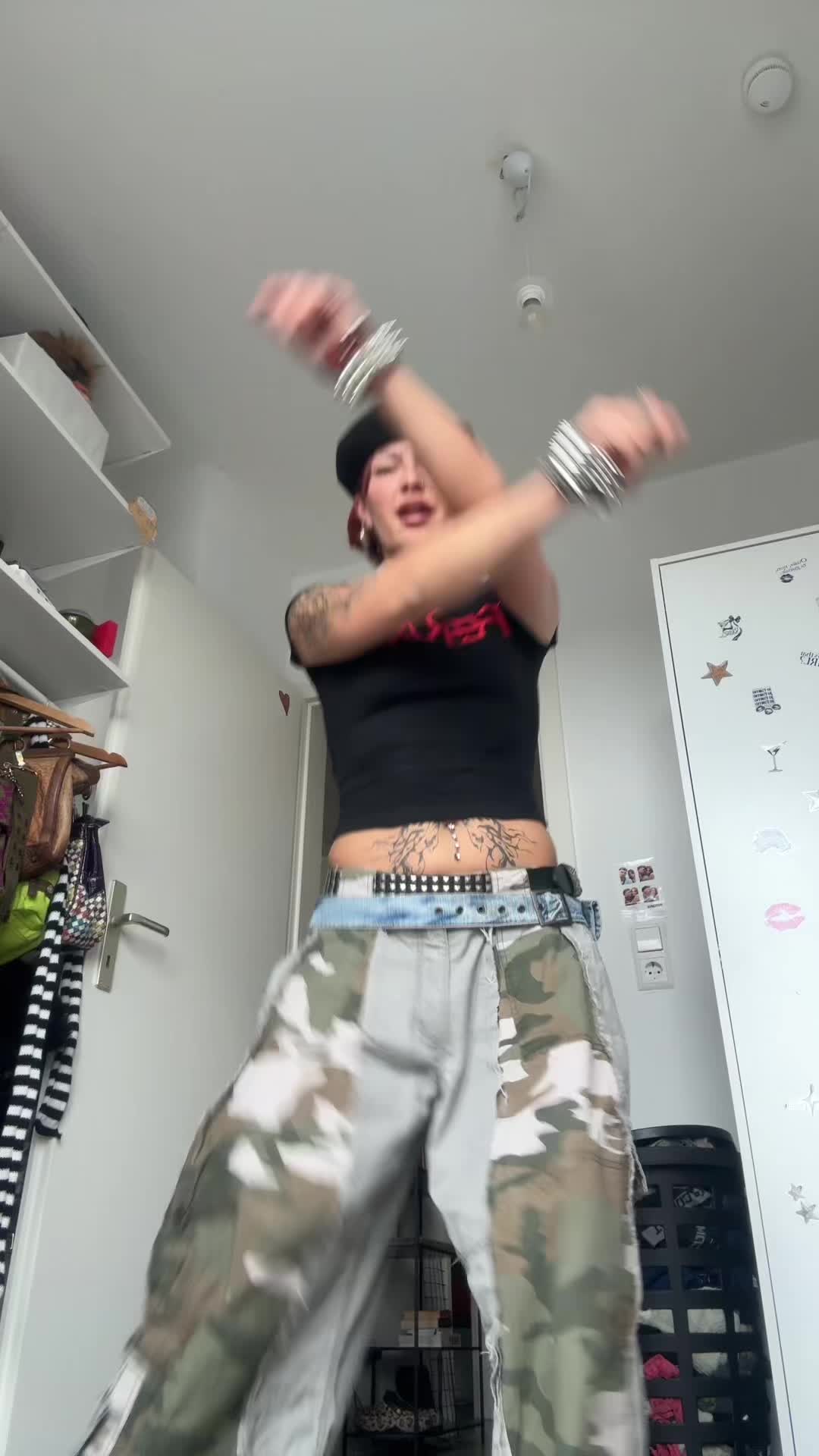 @Emi