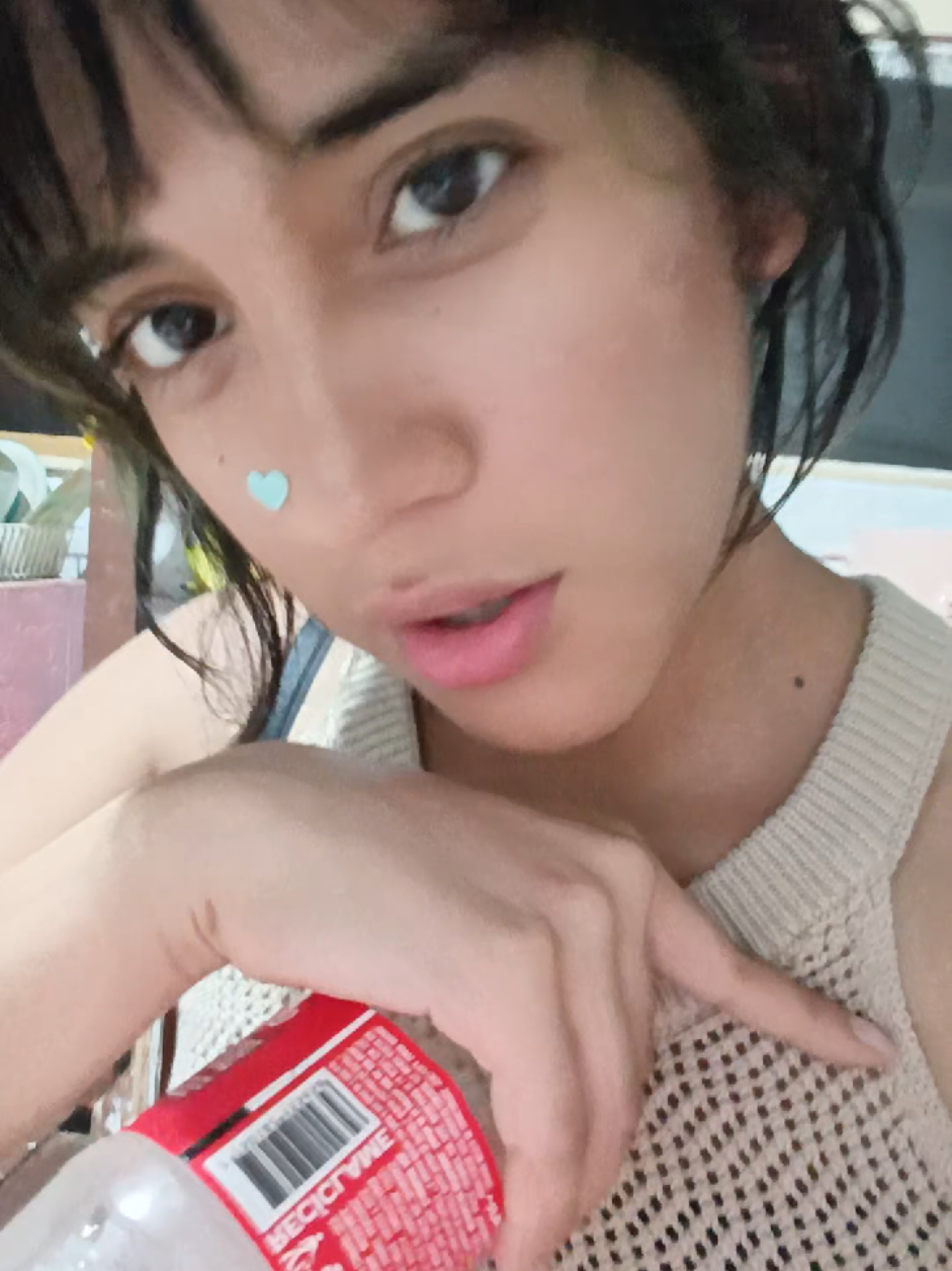 @:3