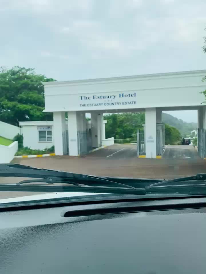 @EzoNdabezitha
