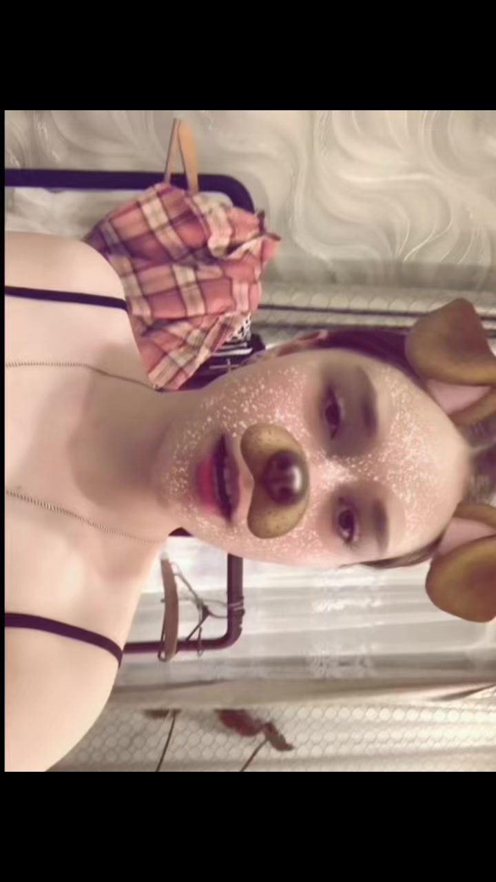 @𝐛𝐥𝐨𝐧𝐝𝐢𝐧𝐤а💸🚬