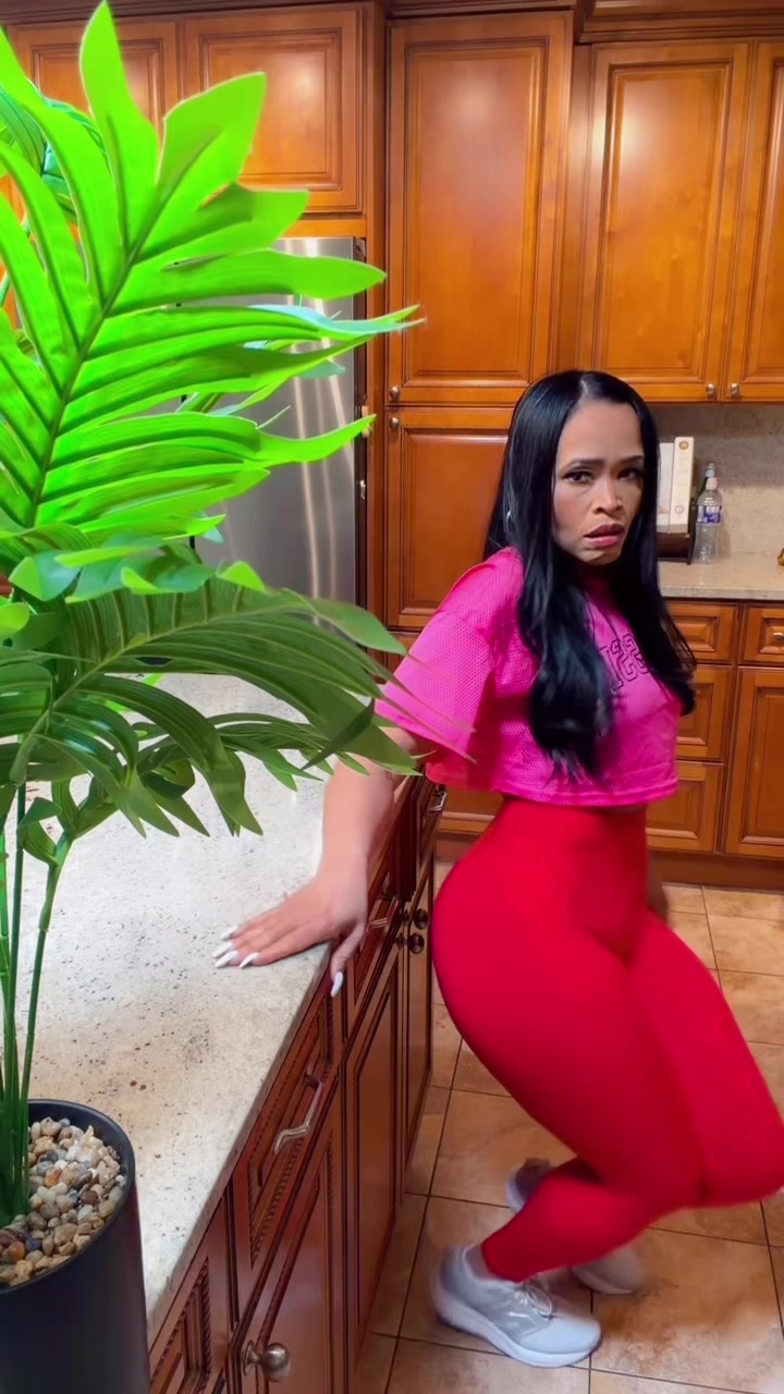 @Larealrossy