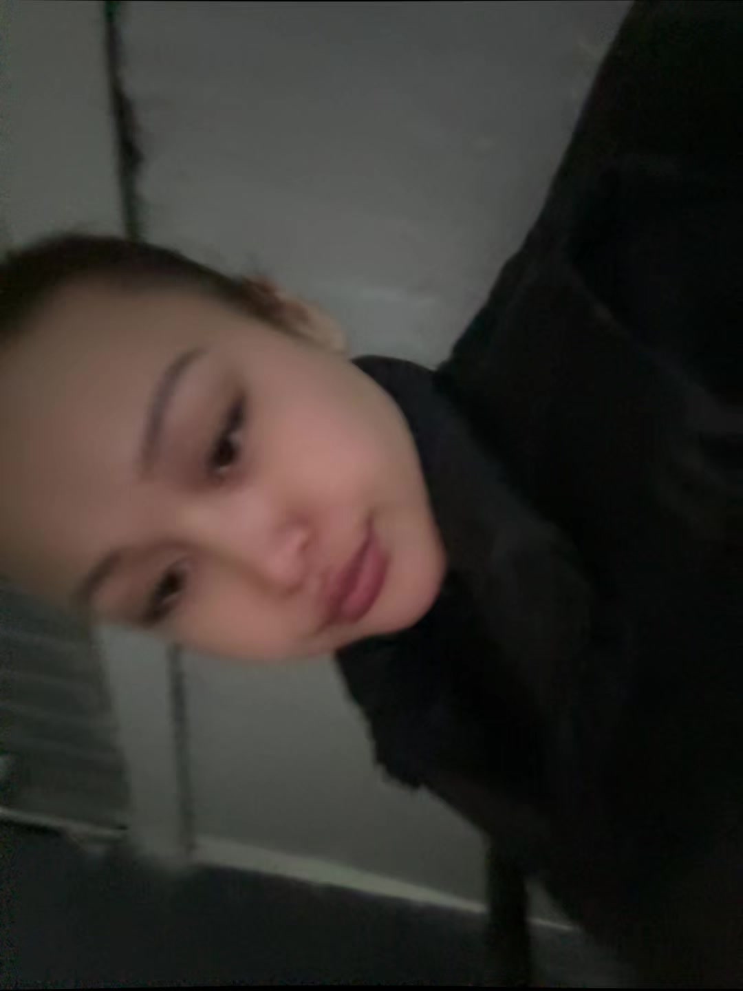 @~