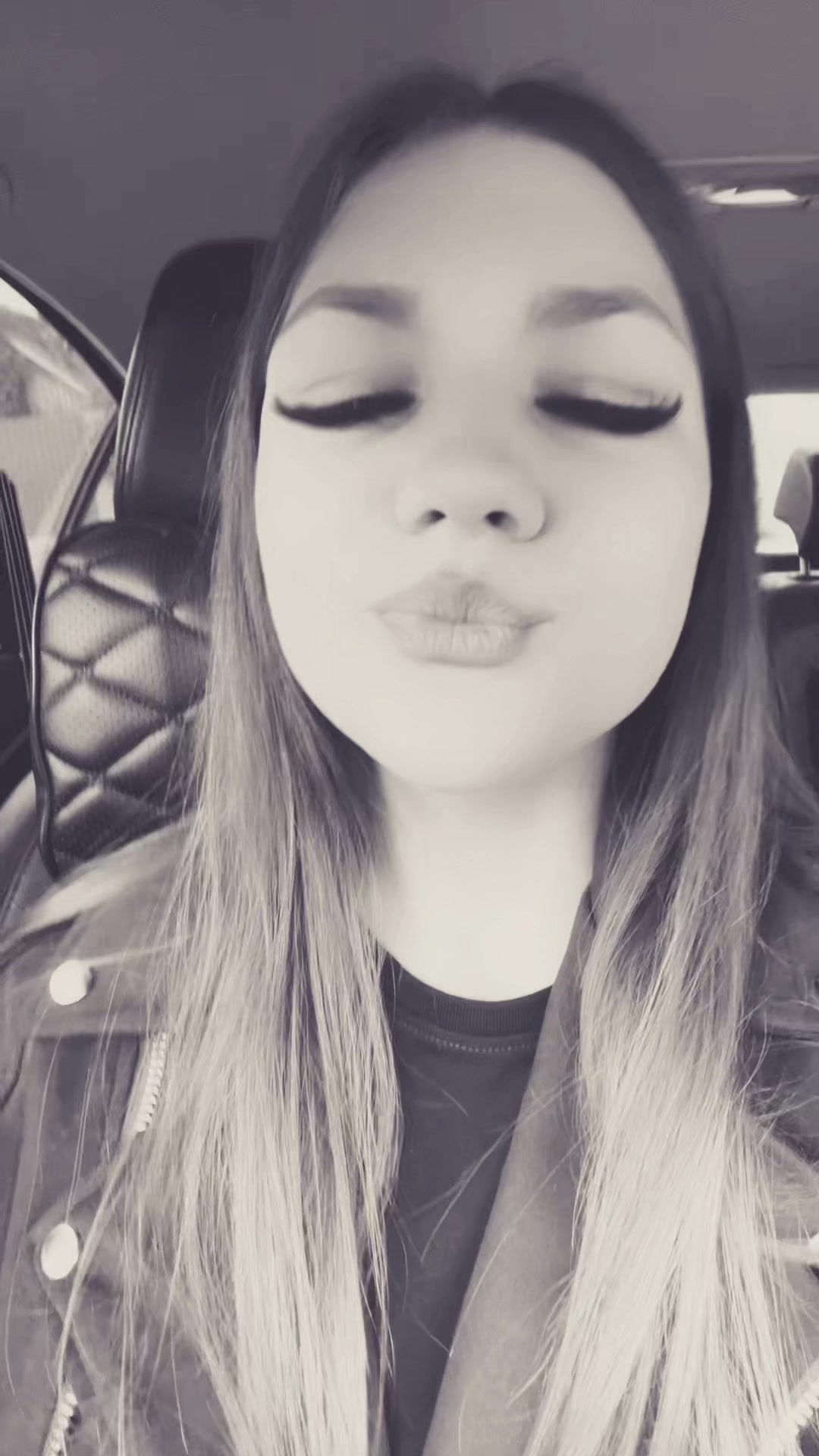 @Kiss 💋