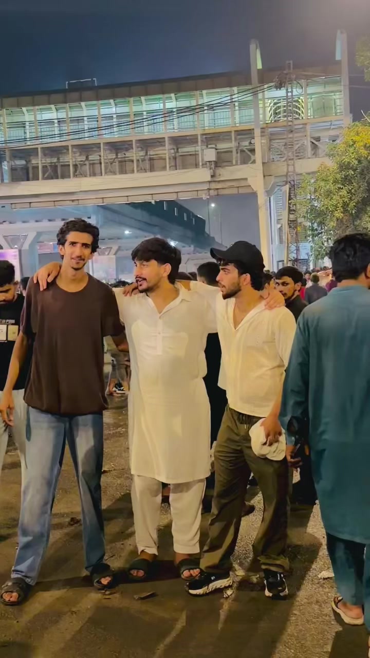 @ہادی بٹ 🦁