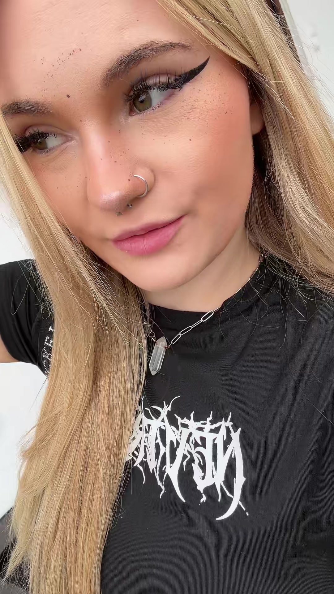 @Lizzy Cherry 🍒