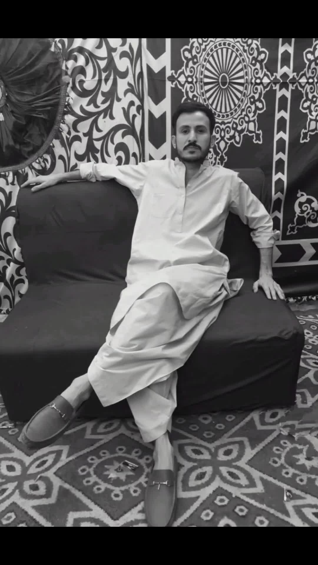 @TANVEER MALIK 🌿