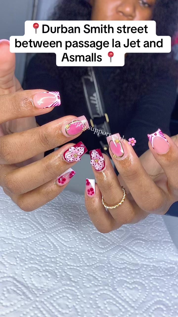 @Girls support Girls 🩷💅
