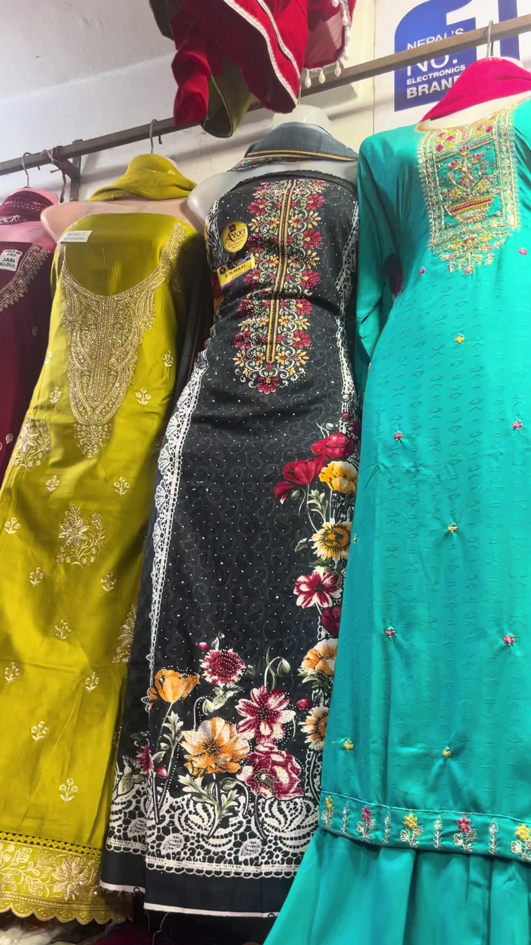 @Roshani Collection