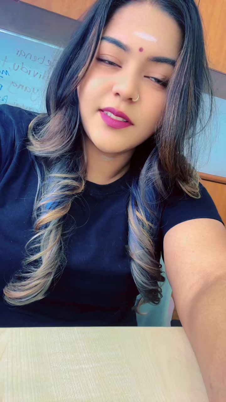 @Rathi🐣🖤