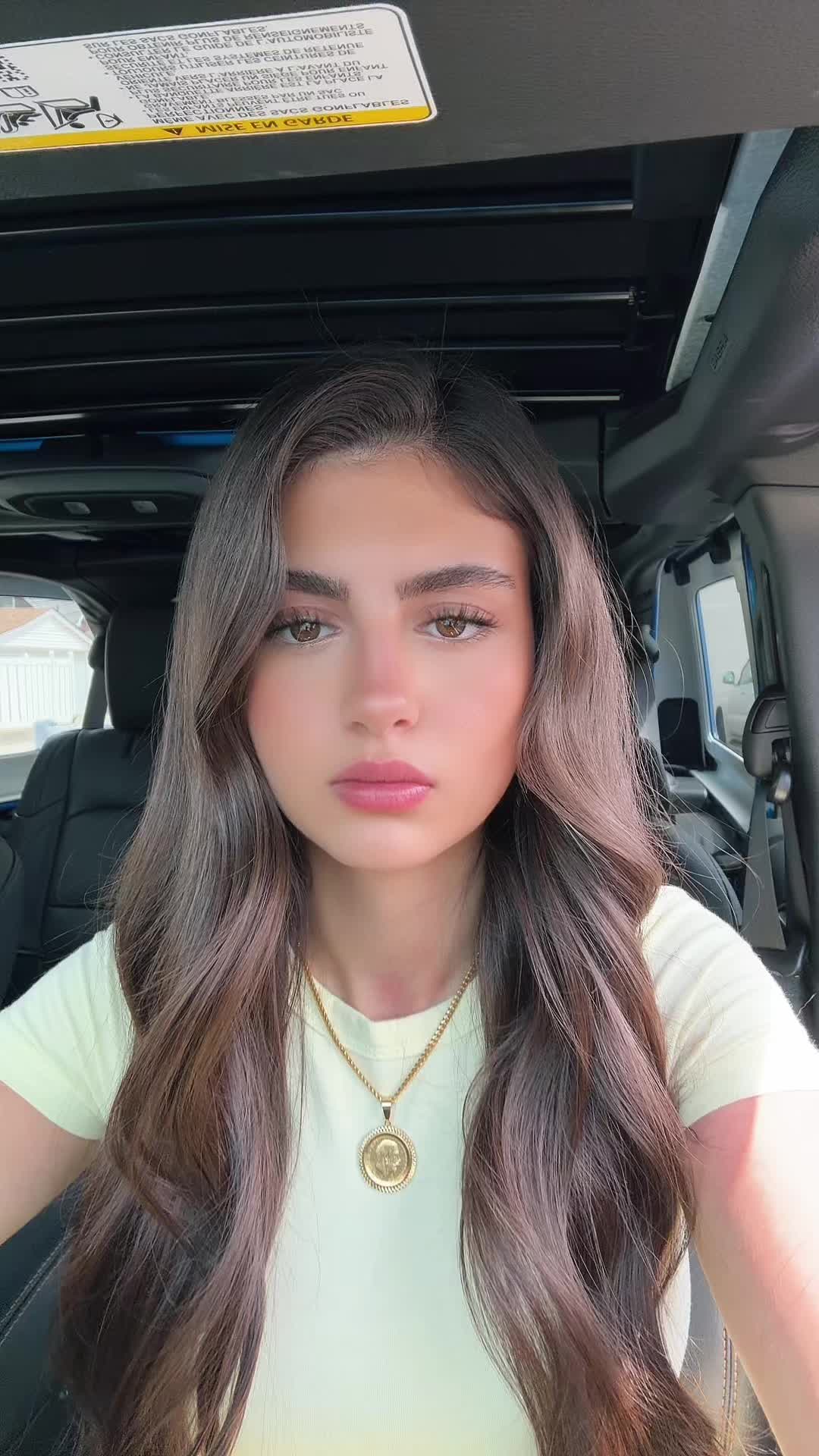 @𝐌𝐮𝐧𝐚