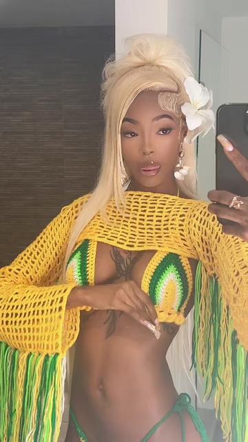 @BADBRAT👩🏽🎤