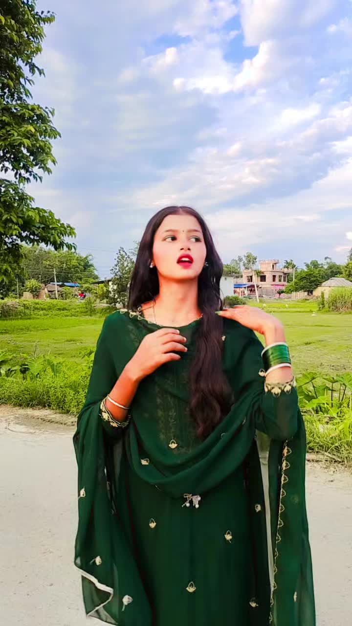 @nishu🦋🥀💫