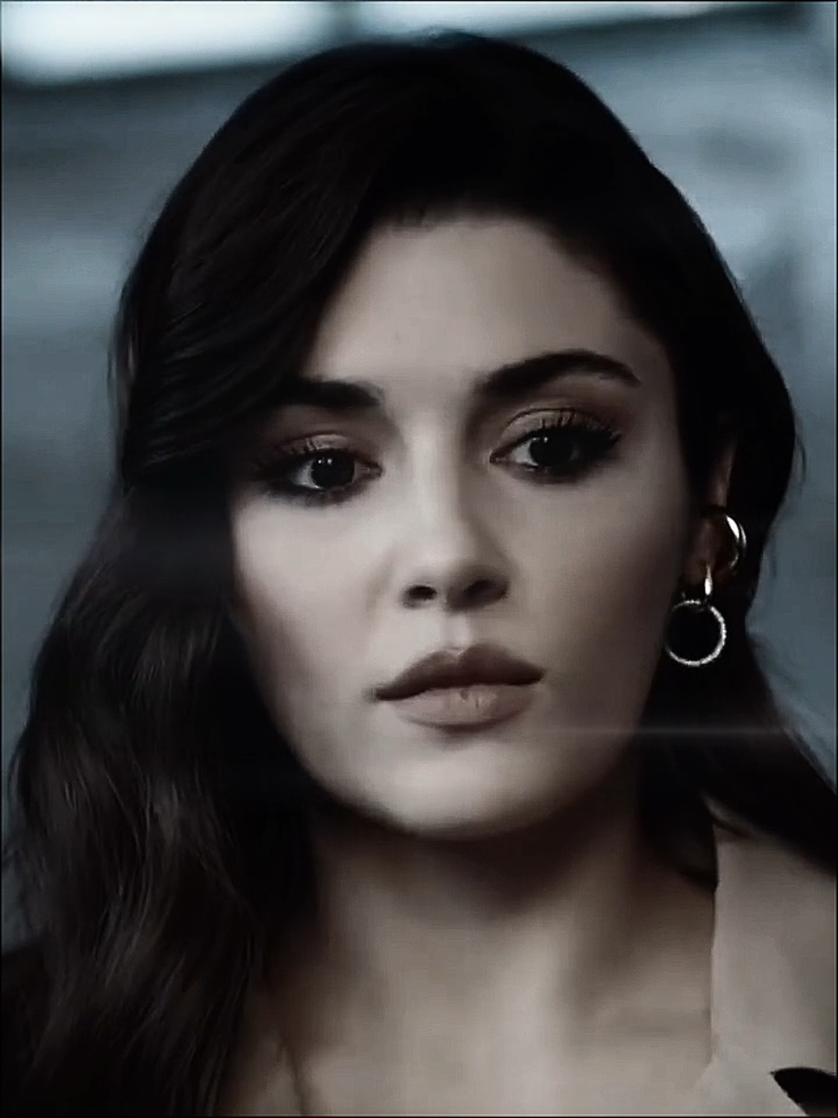 @💞Hande ercal💞