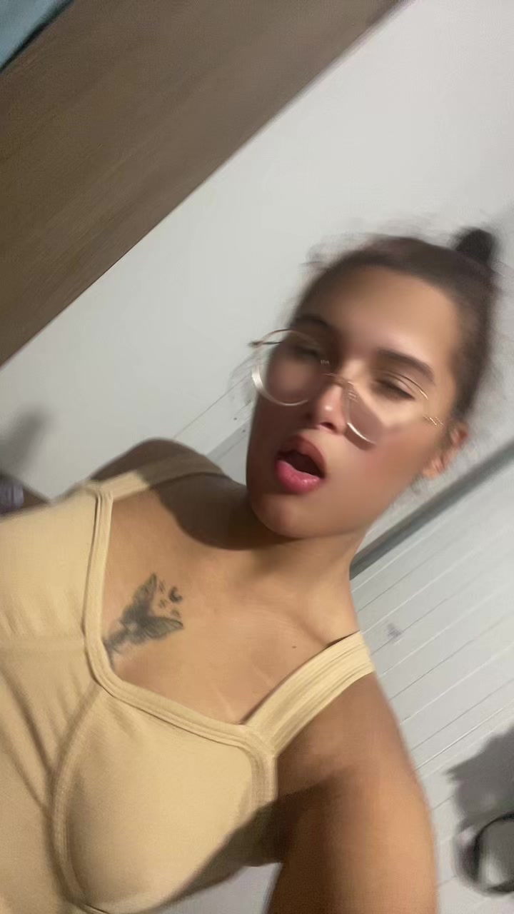 @_carla.gabrielly_