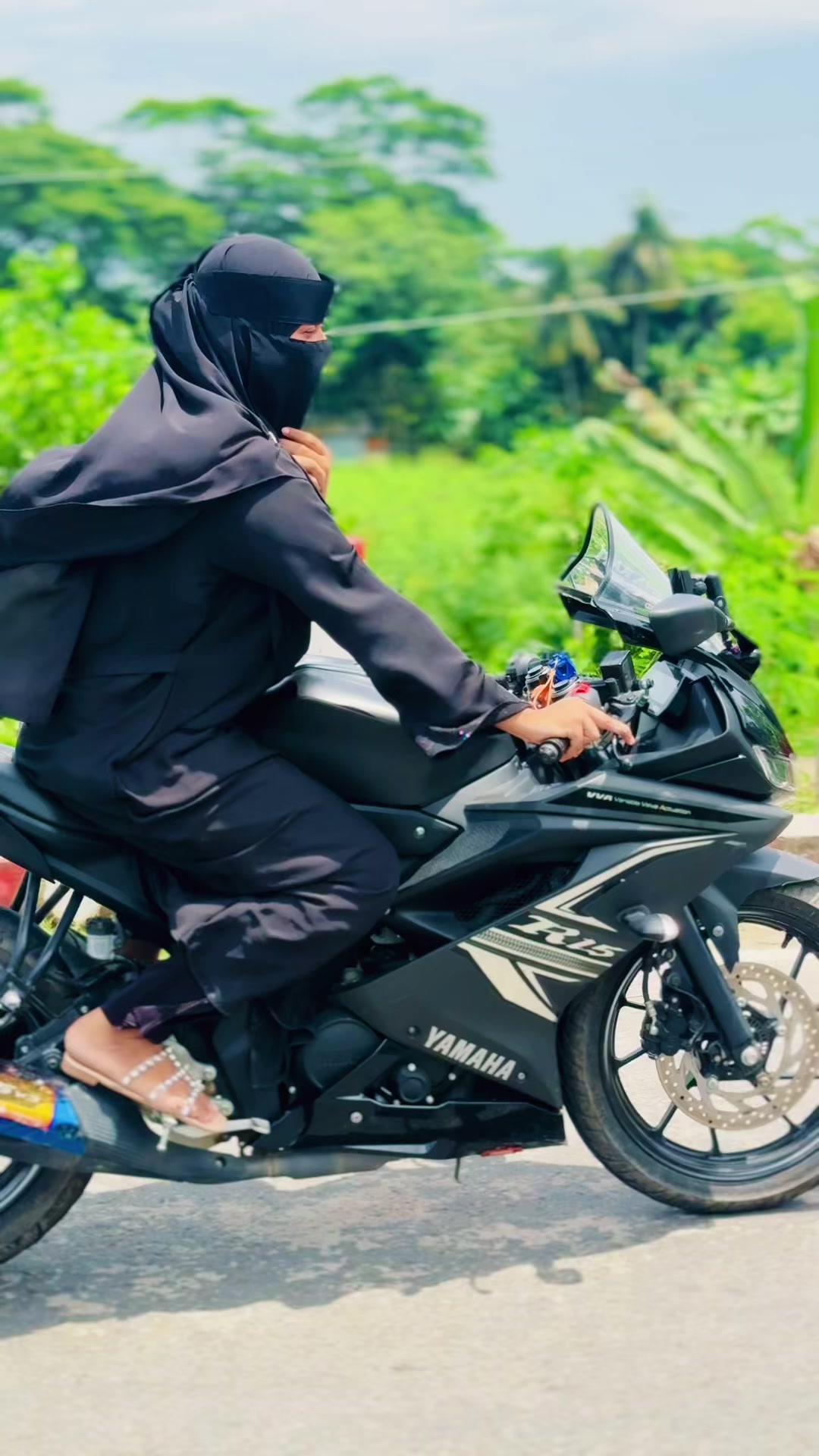@Lady Biker Rafiya