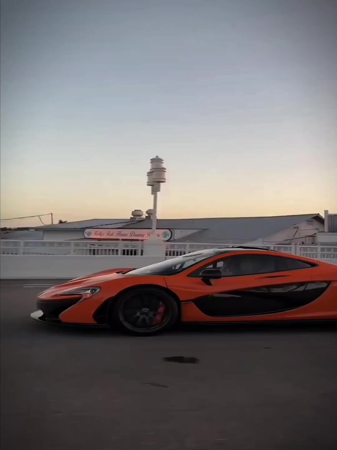 @𝑒𝑥𝑦𝑦𝑑𝑒𝑎𝑑