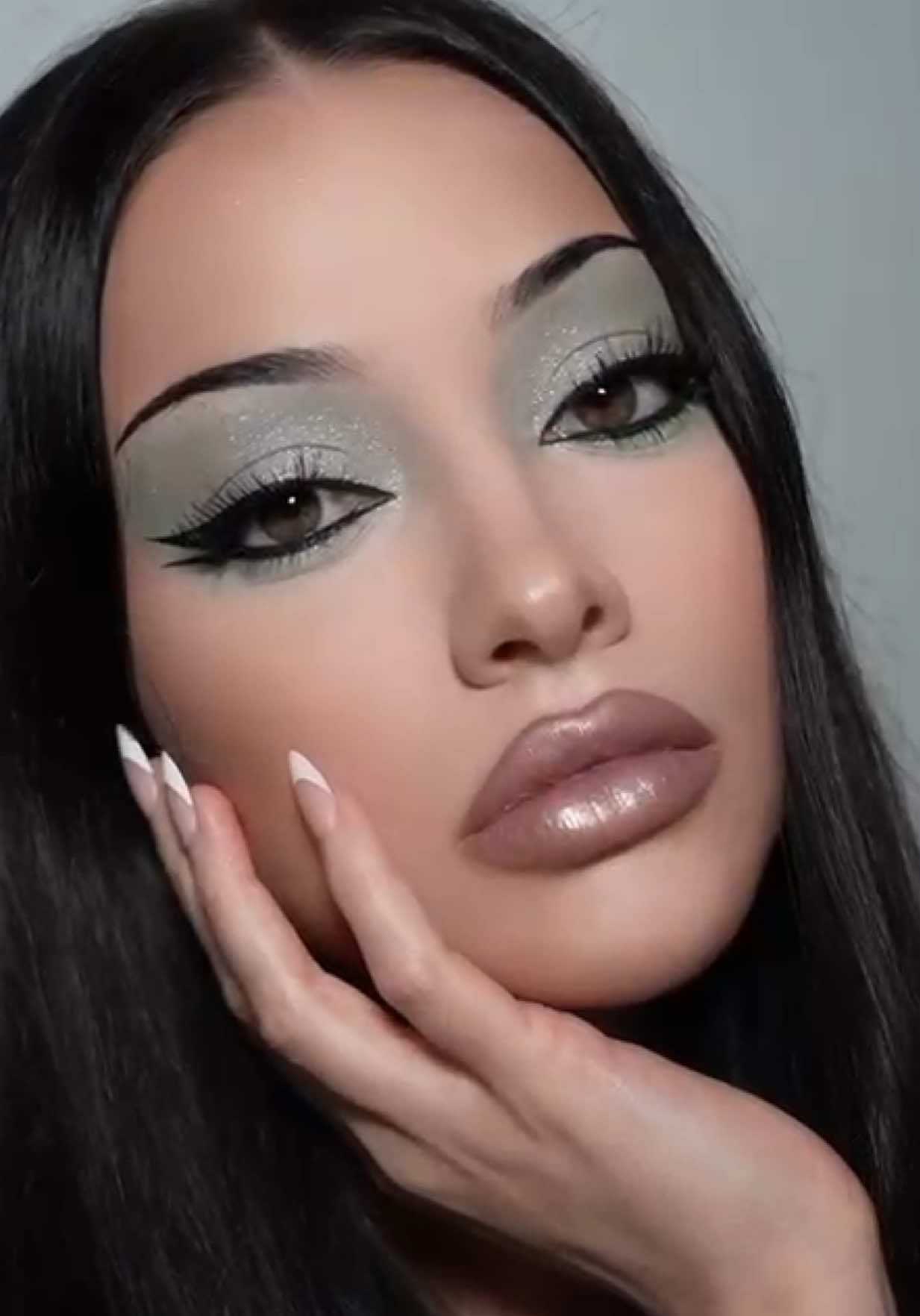 @KVD Vegan Beauty