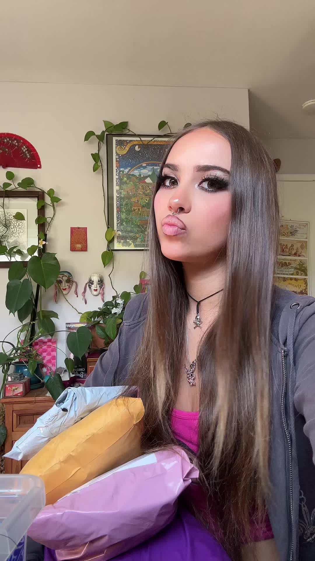 @Eva
