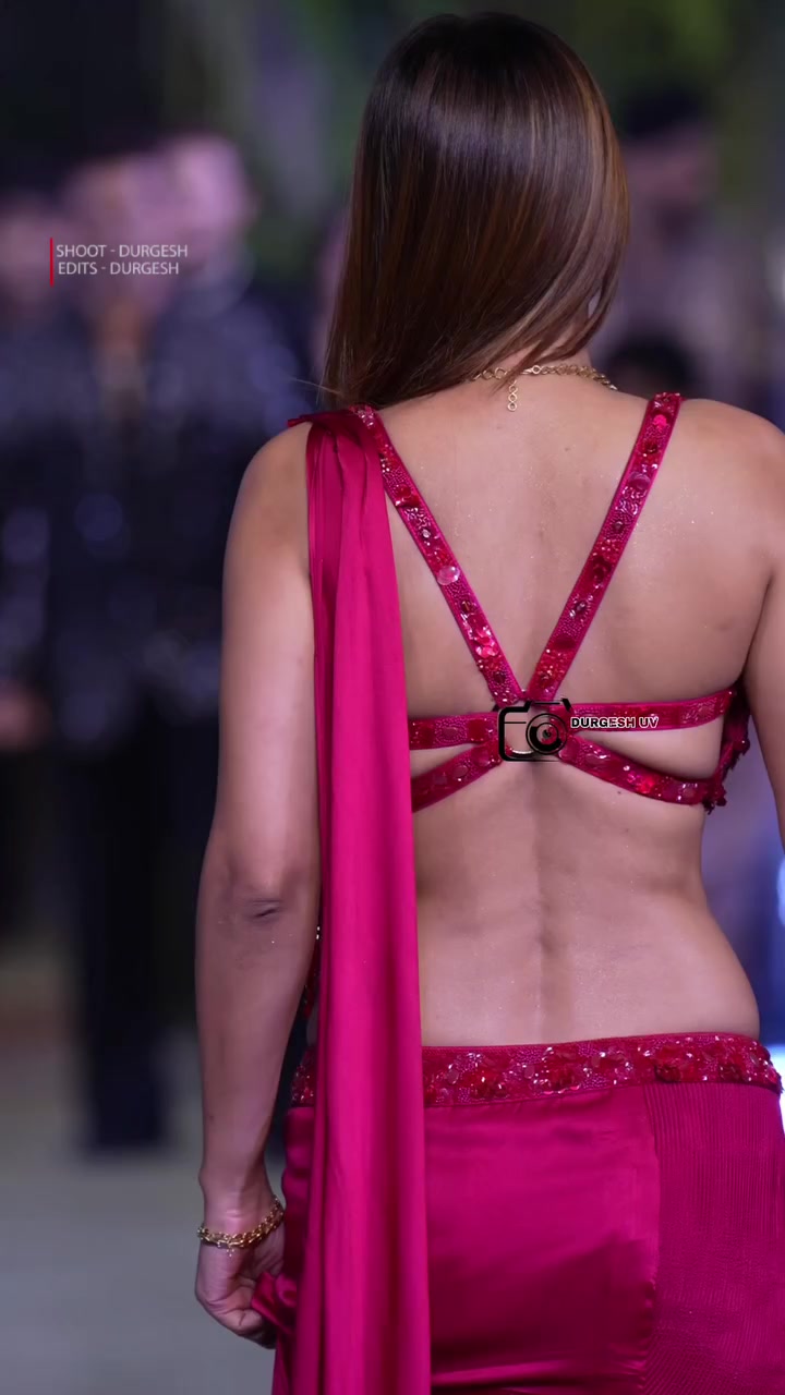 @nia Sharma