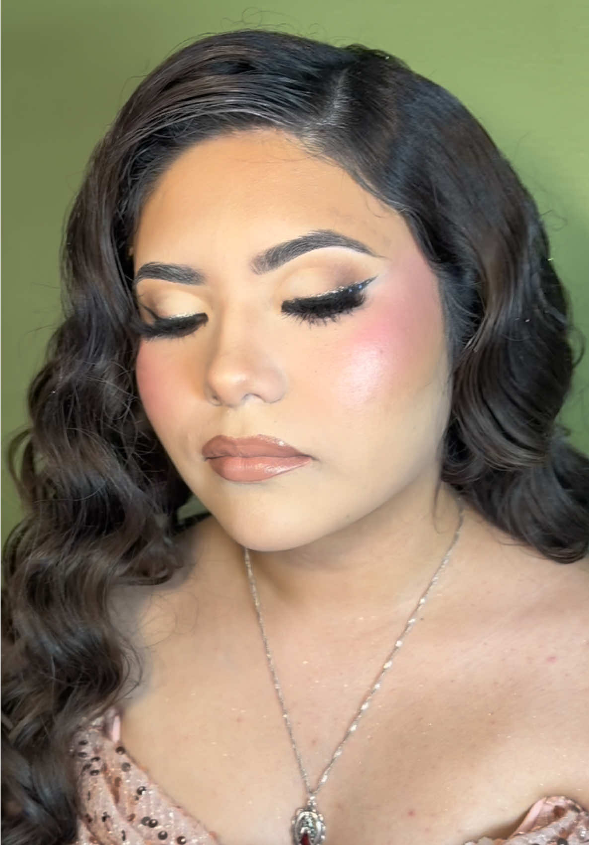 @leslie | beginner MUA