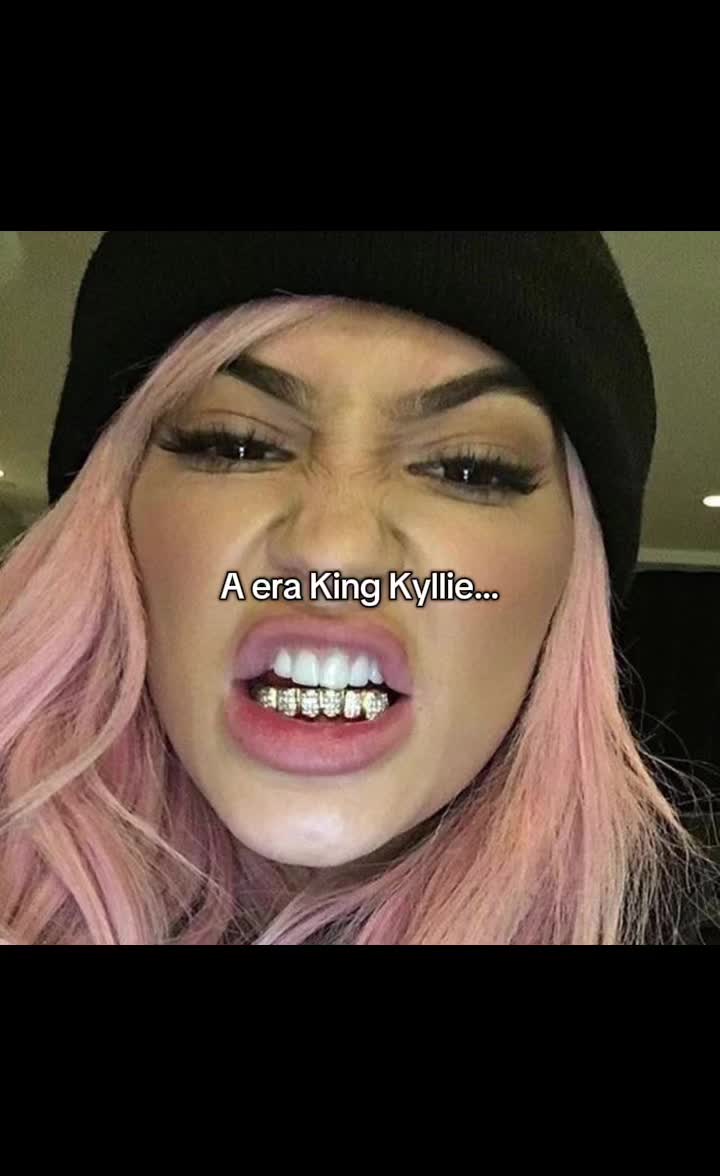@𝒱ℯ𝓁𝓋ℯ𝓉ℬ𝓁ℴℴ𝓂𝒢𝒾𝓇𝓁 👑🩷