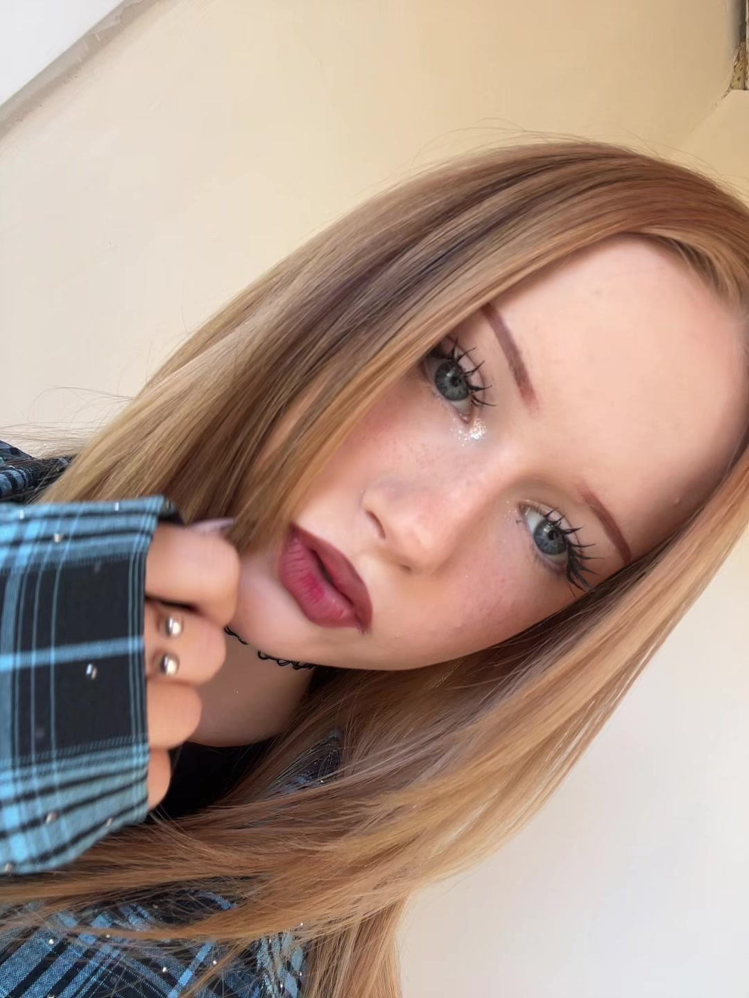 @вика