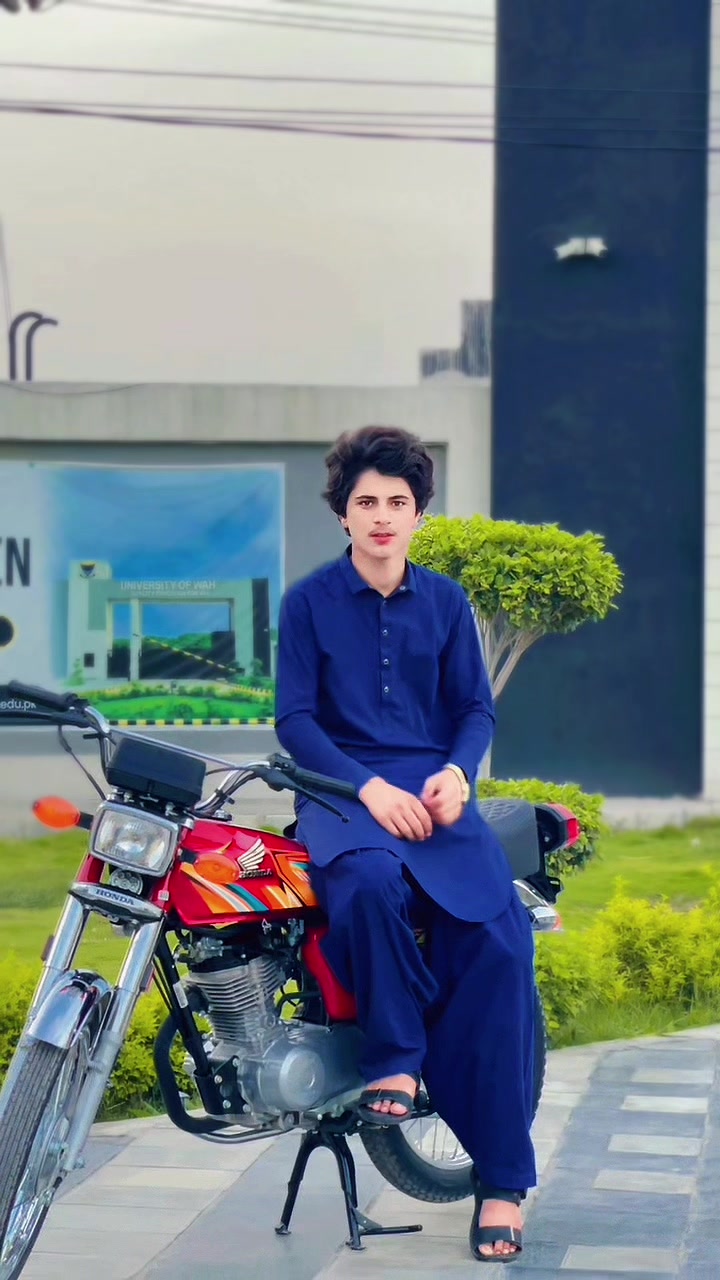 @🔱HuZiFa kHaN🔱