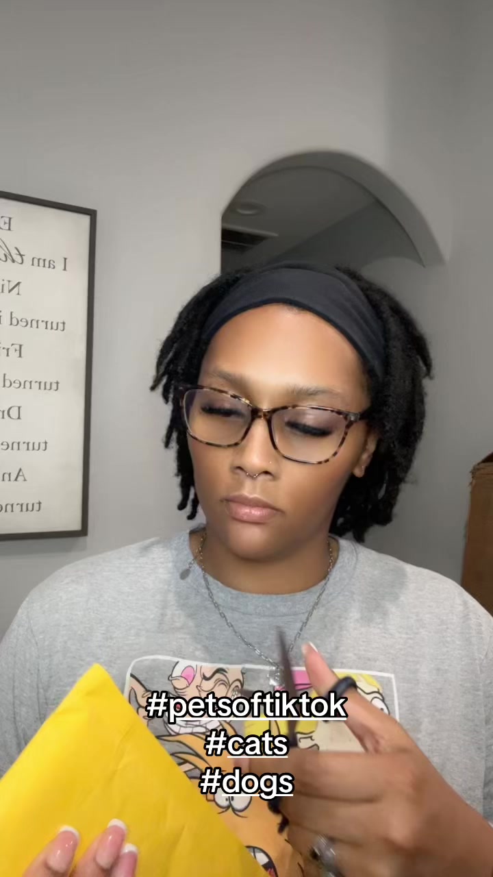 @pretty__younique