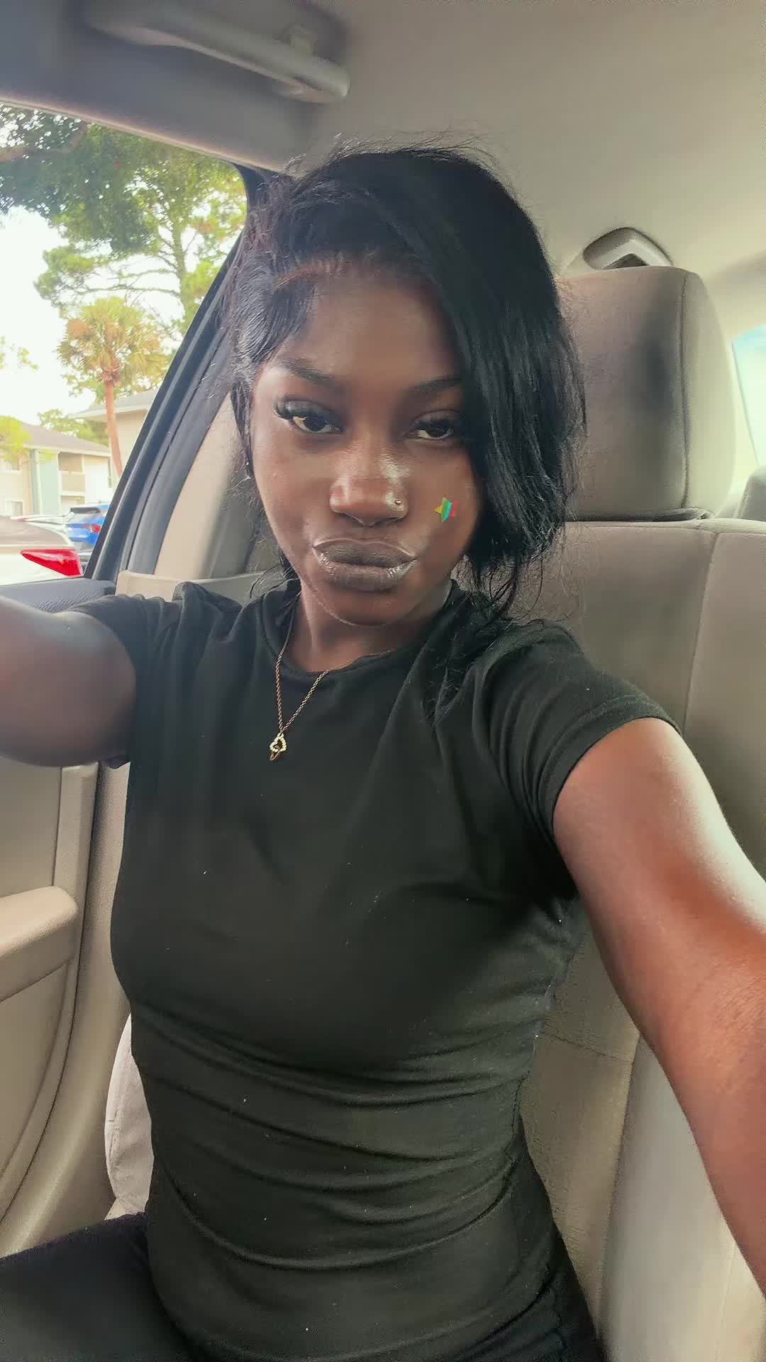 @Nanieee
